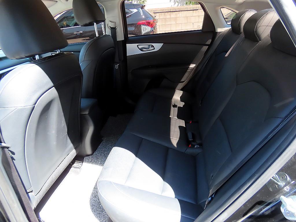 Kia K3 — photo 06