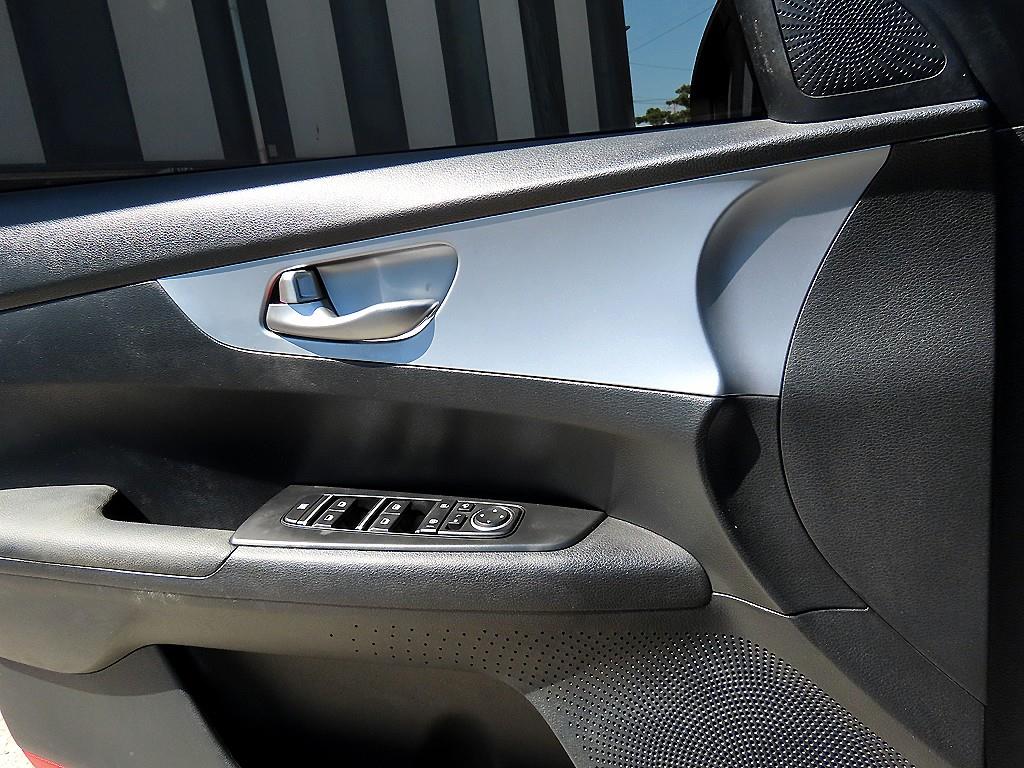 Kia K3 — photo 11