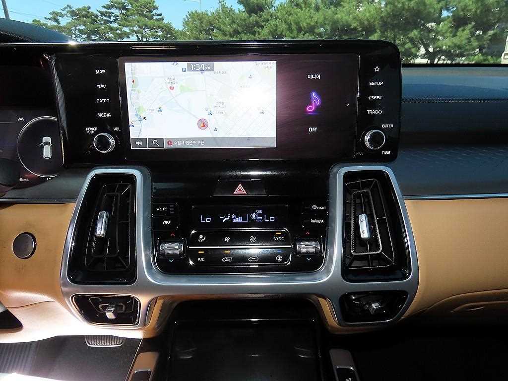 Kia Sorento — photo 12