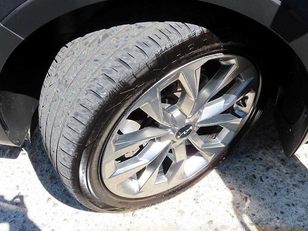 Kia Sorento — photo 20