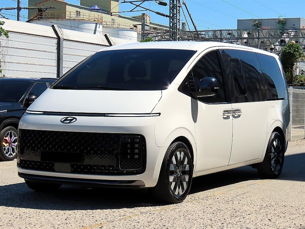 Hyundai Staria — photo 02