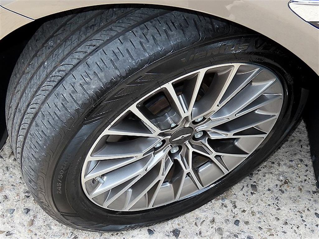 Genesis G80 — photo 20