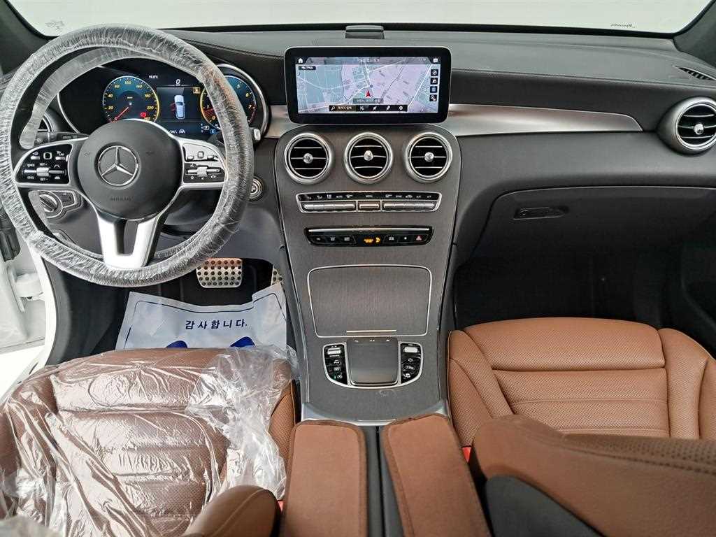 Mercedes-Benz GLC-Class — photo 06
