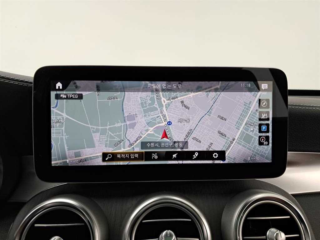 Mercedes-Benz GLC-Class — photo 09