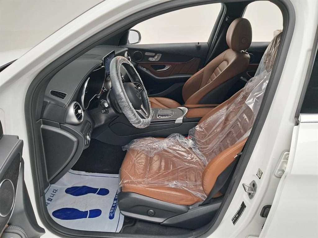 Mercedes-Benz GLC-Class — photo 11