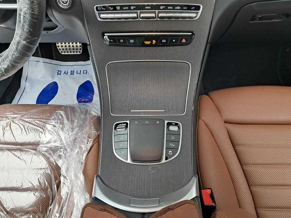 Mercedes-Benz GLC-Class — photo 14