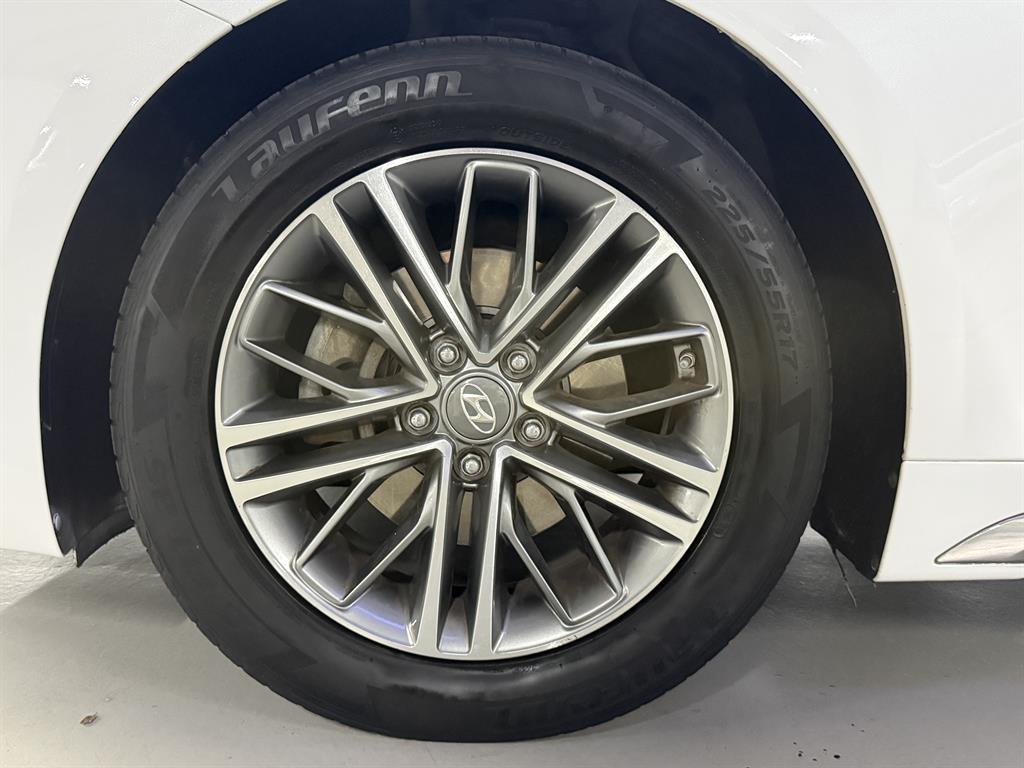 Hyundai Grandeur — photo 17
