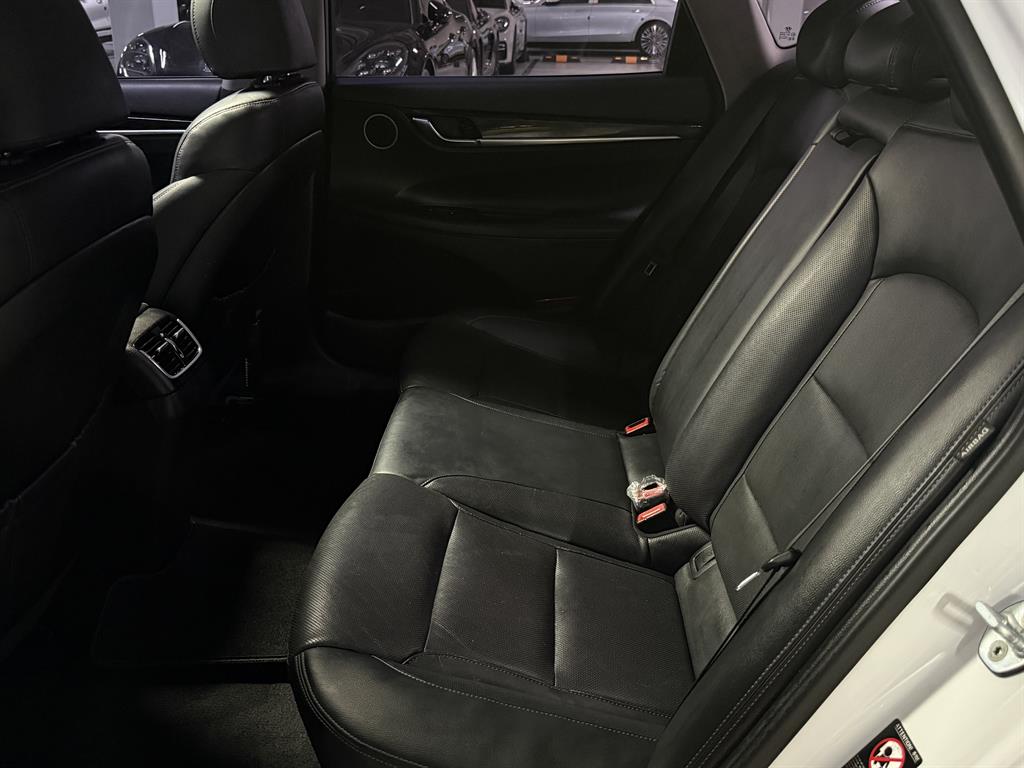 Hyundai Grandeur — photo 19