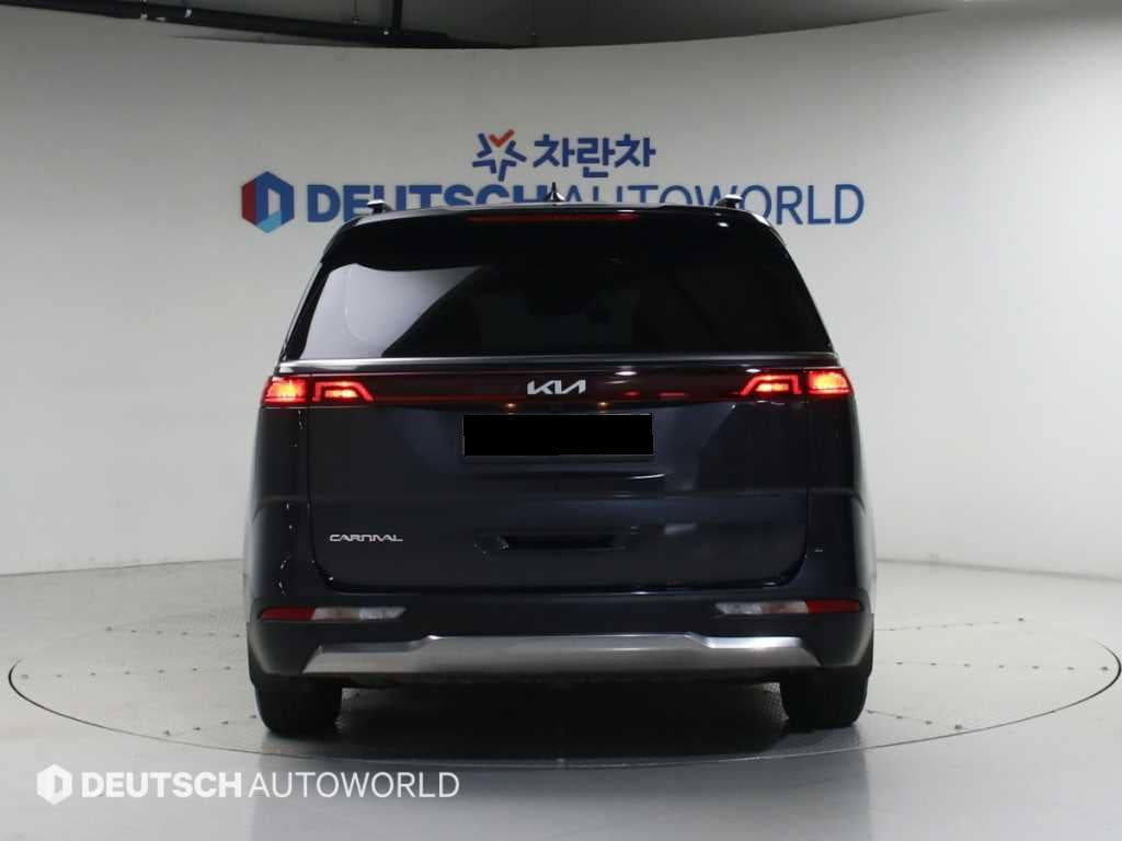 Kia Carnival — photo 04