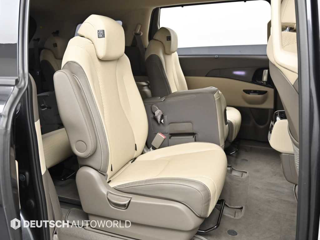 Kia Carnival — photo 12