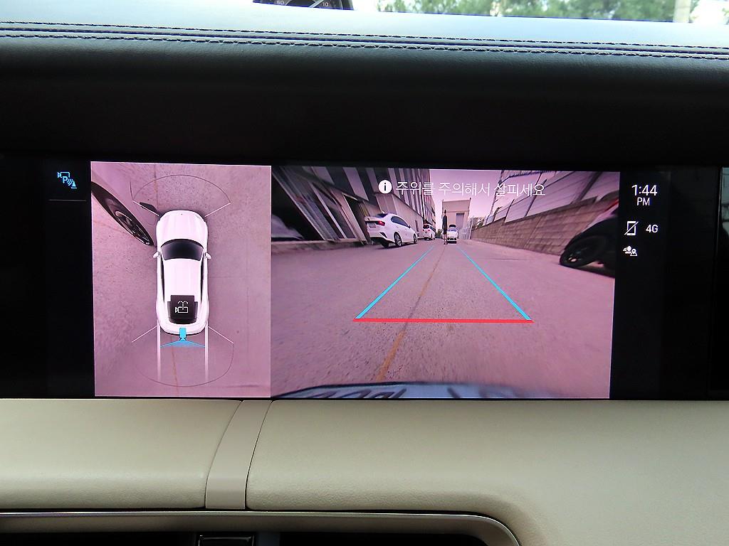 Porsche Taycan — photo 15