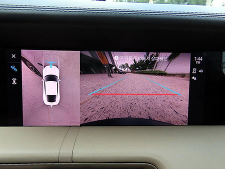 Porsche Taycan — photo 16