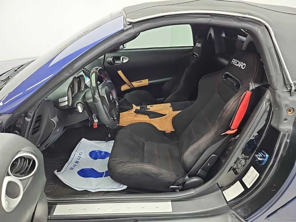 Nissan 350Z — photo 11