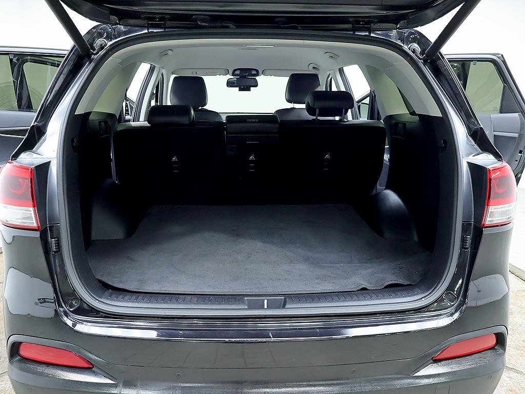Kia Sorento — photo 17