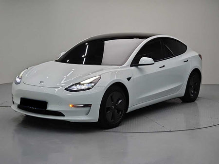Tesla Model 3 — photo 01