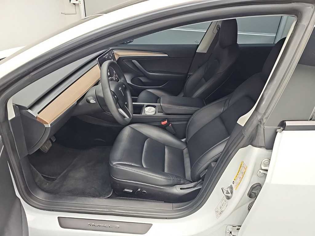 Tesla Model 3 — photo 11