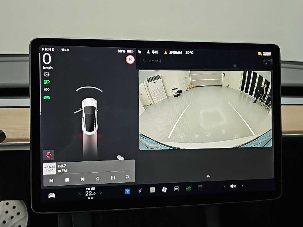 Tesla Model 3 — photo 15