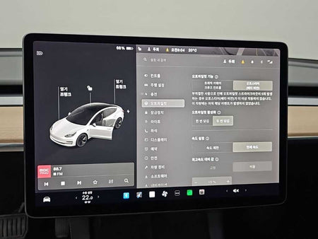 Tesla Model 3 — photo 17