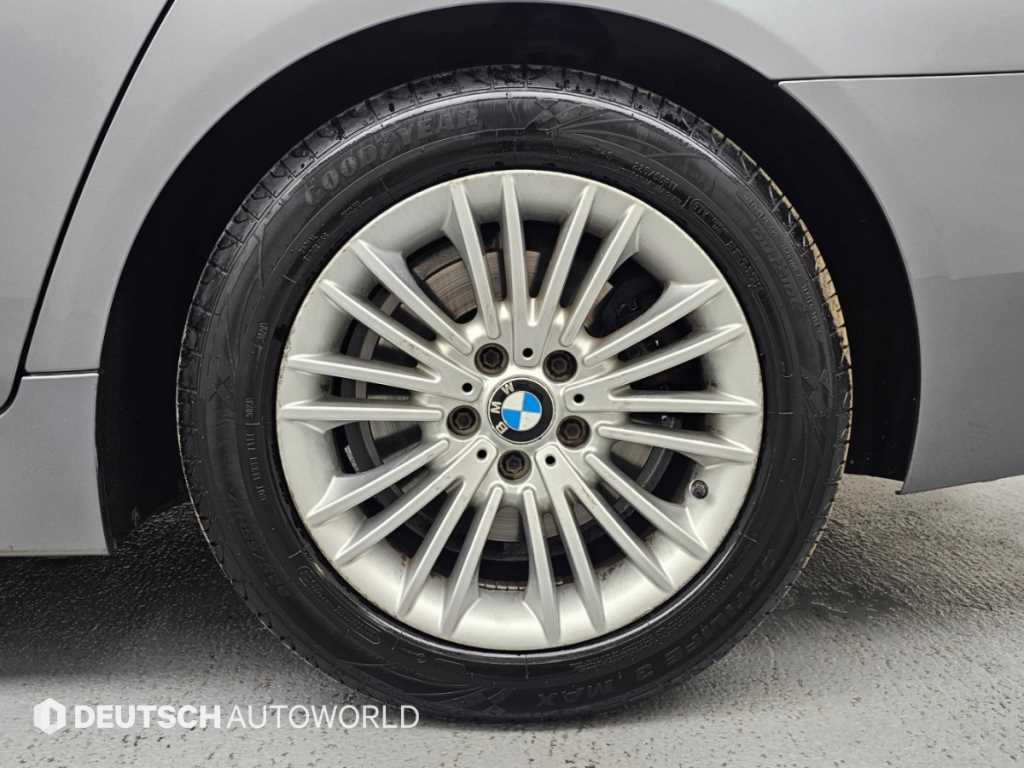 BMW 5-Series — photo 05