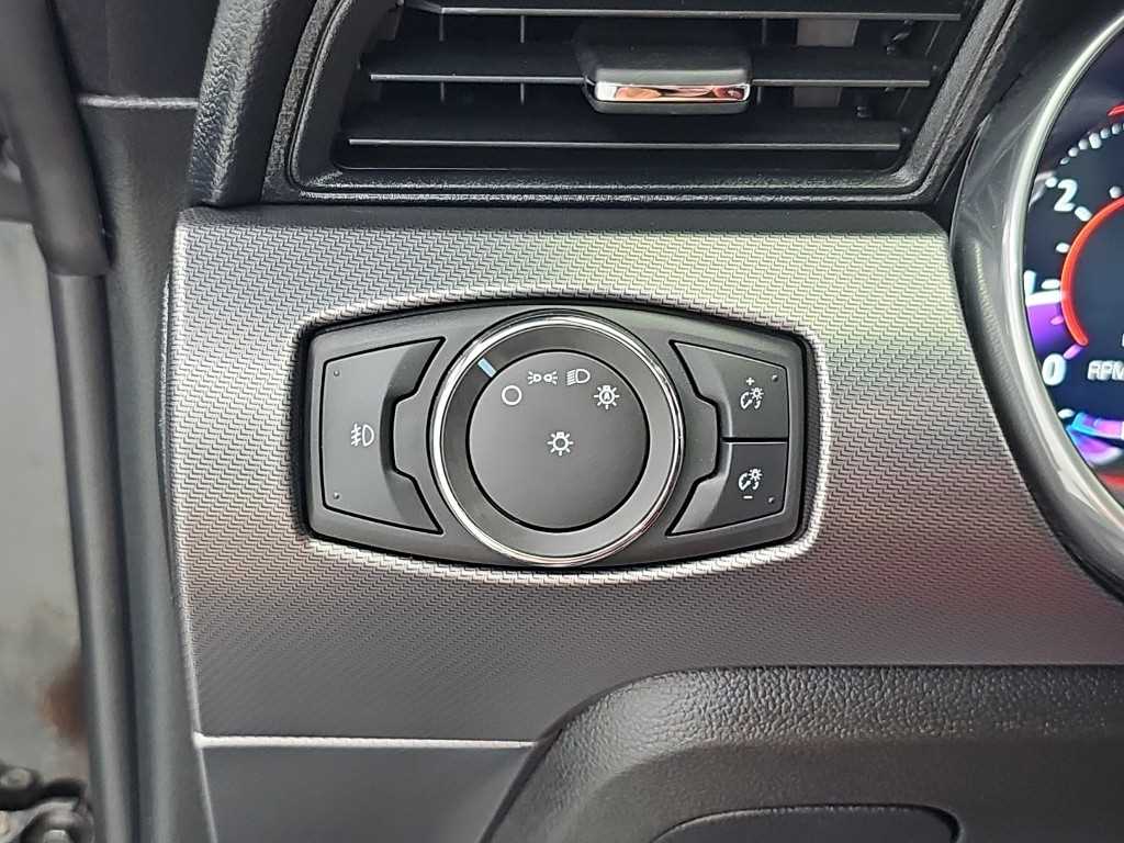 Ford Mustang — photo 17