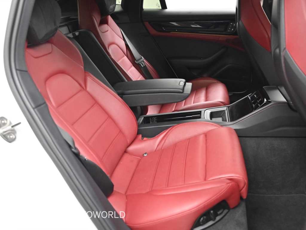 Porsche Panamera — photo 12