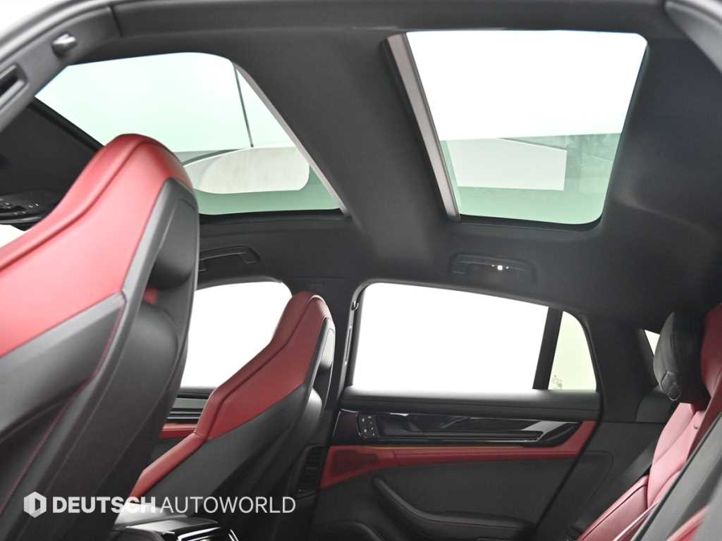 Porsche Panamera — photo 18