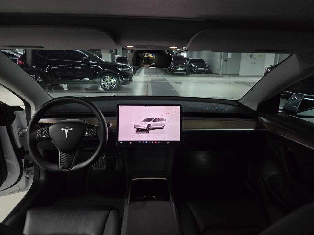 Tesla Model 3 — photo 10