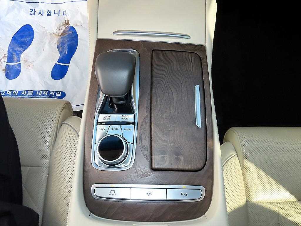 Kia K9 — photo 11