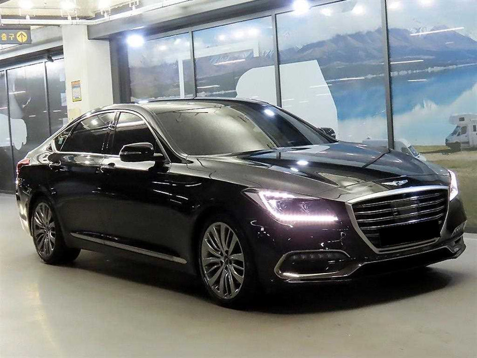 Genesis G80 — photo 01