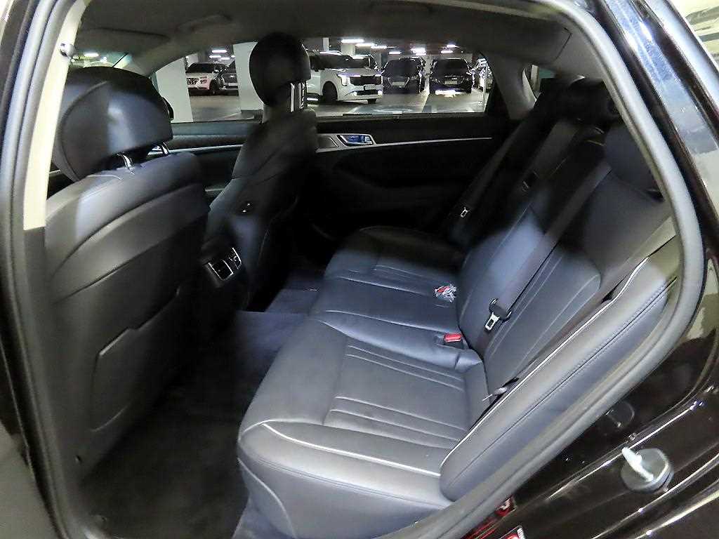 Genesis G80 — photo 07