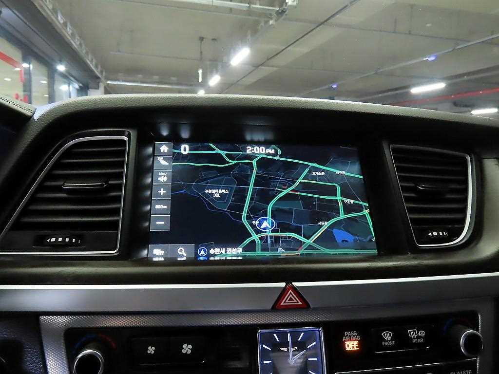 Genesis G80 — photo 13