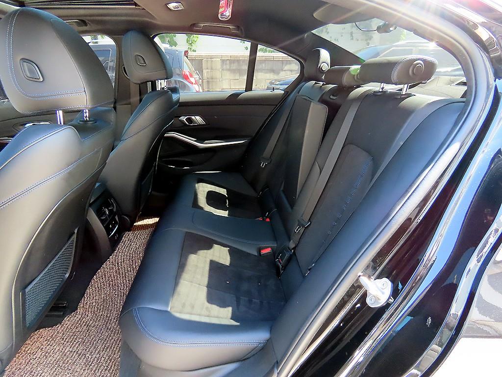 BMW 3-Series — photo 06