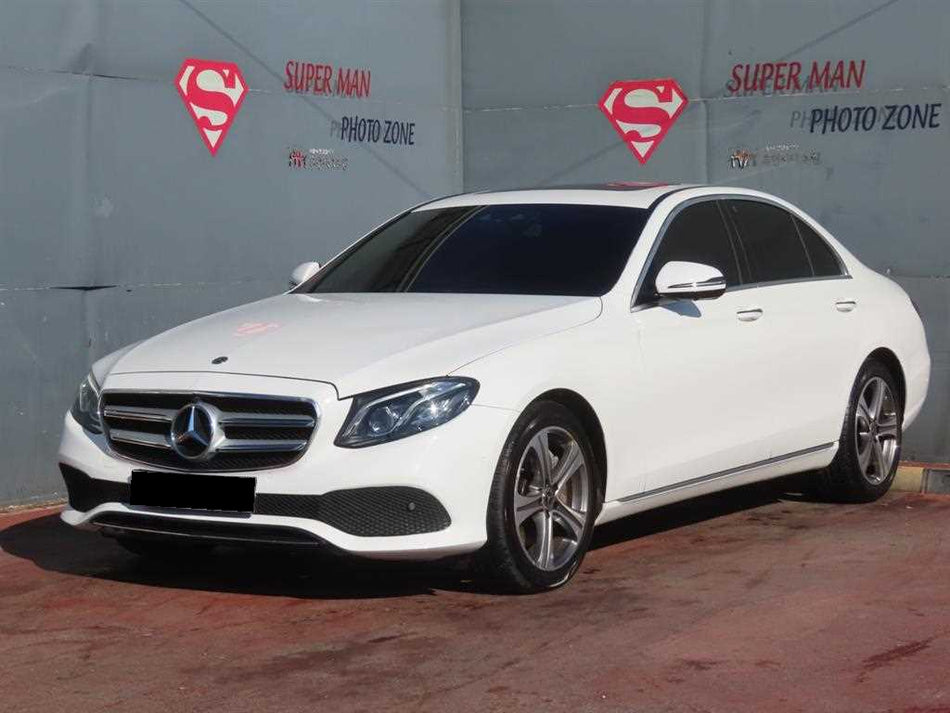 Mercedes-Benz E-Class — photo 01