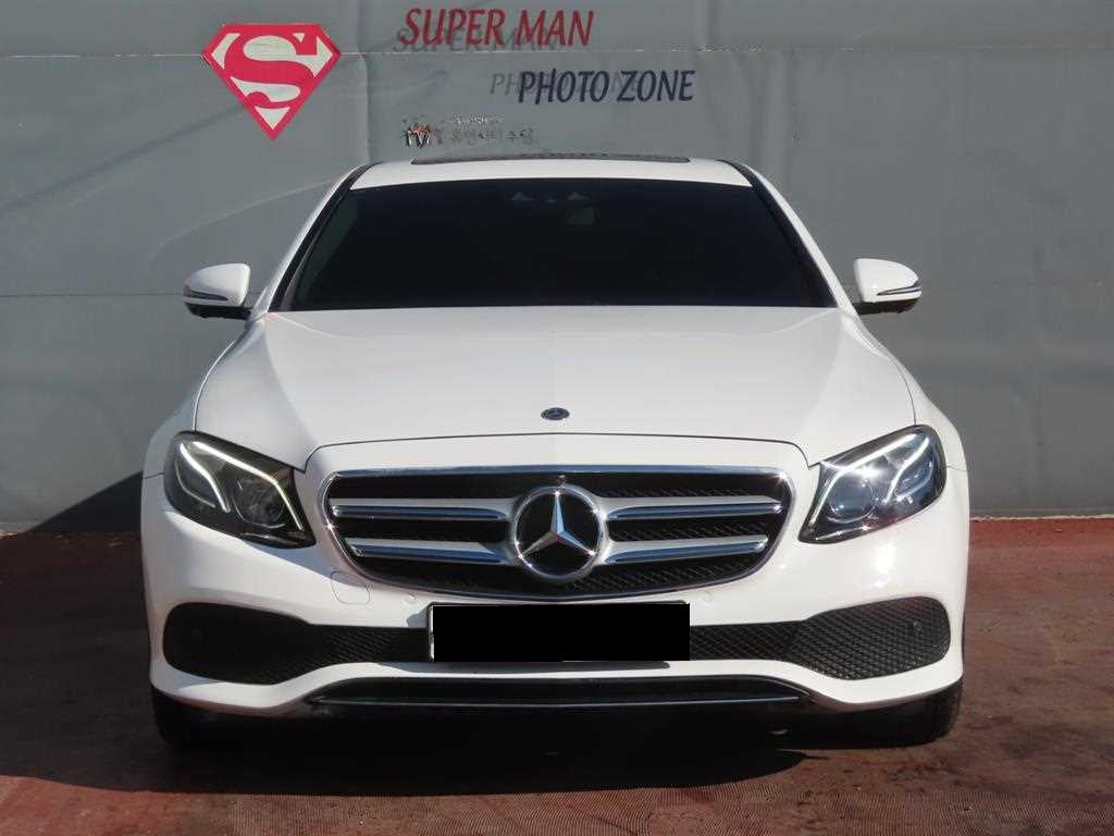Mercedes-Benz E-Class — photo 02