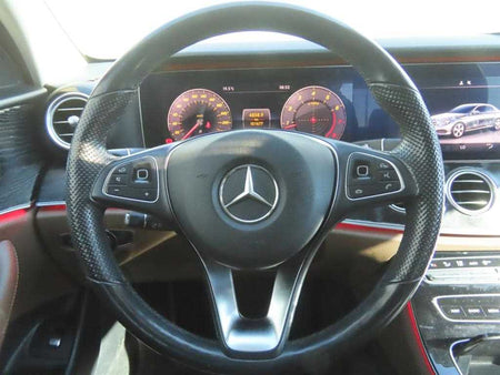 Mercedes-Benz E-Class — photo 11