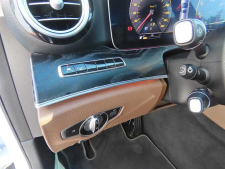 Mercedes-Benz E-Class — photo 15