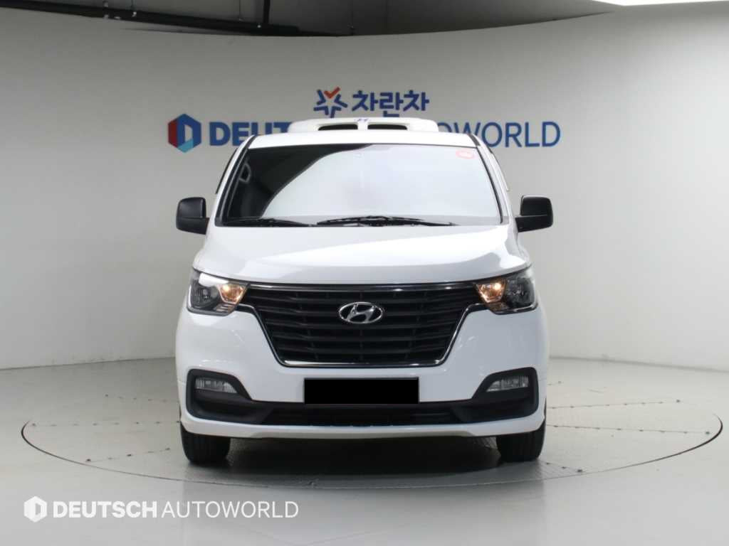 Hyundai Starex — photo 03