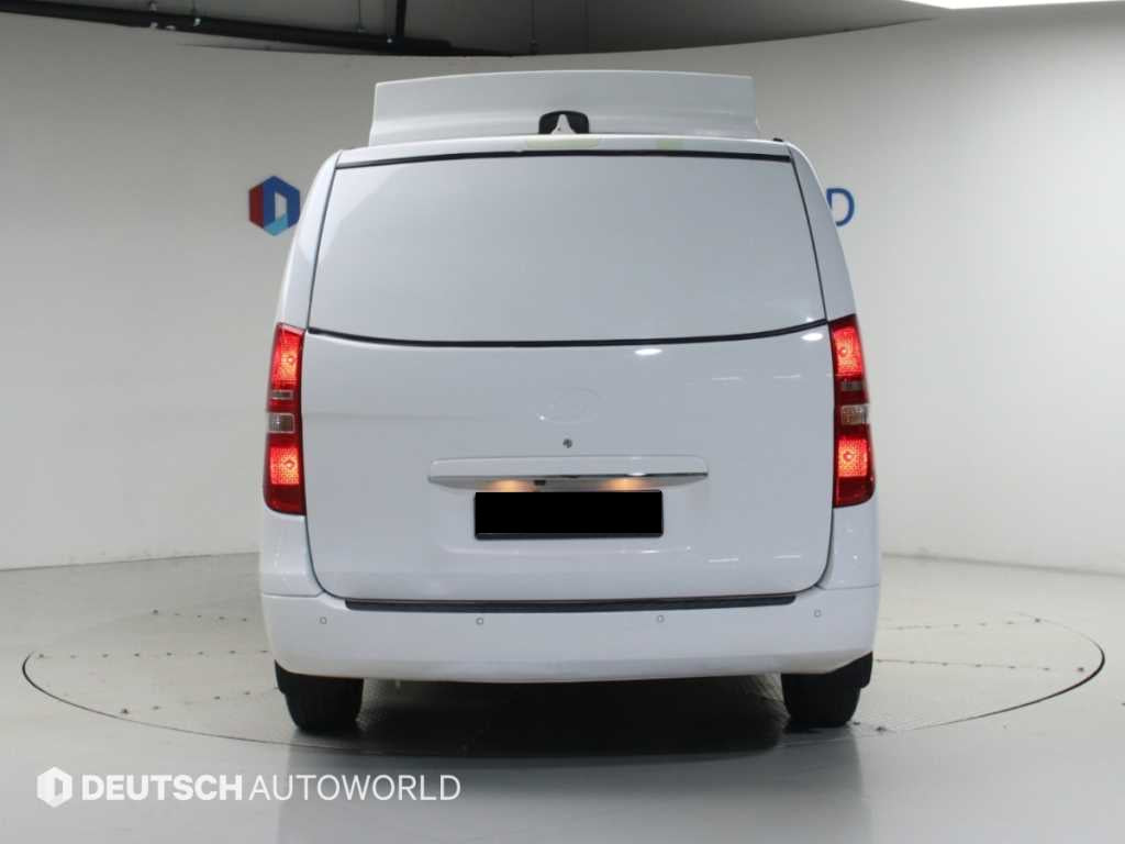 Hyundai Starex — photo 04