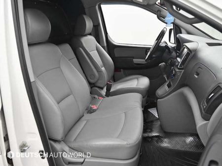 Hyundai Starex — photo 10