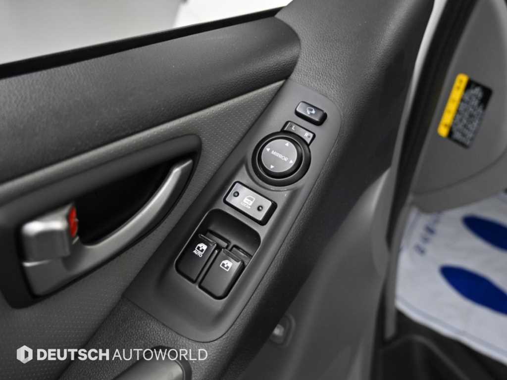 Hyundai Starex — photo 16