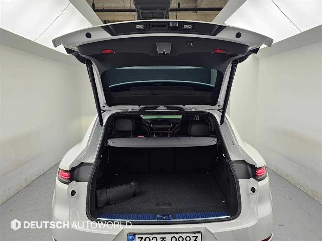 Porsche Cayenne — photo 19