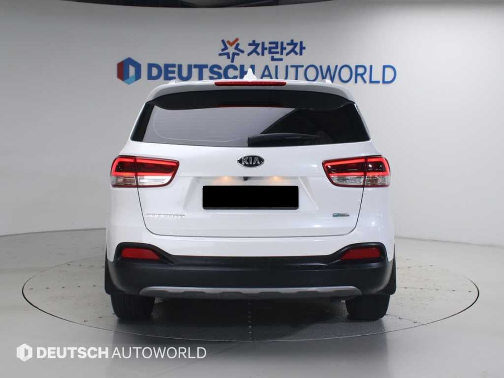 Kia Sorento — photo 04
