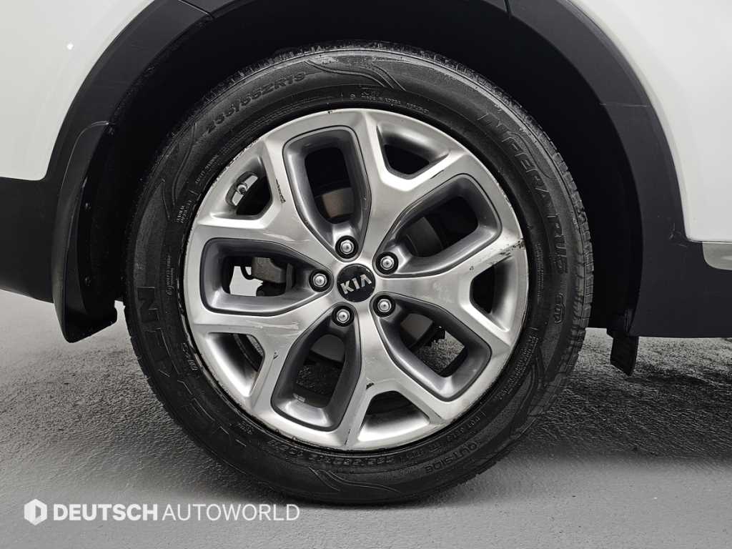 Kia Sorento — photo 05