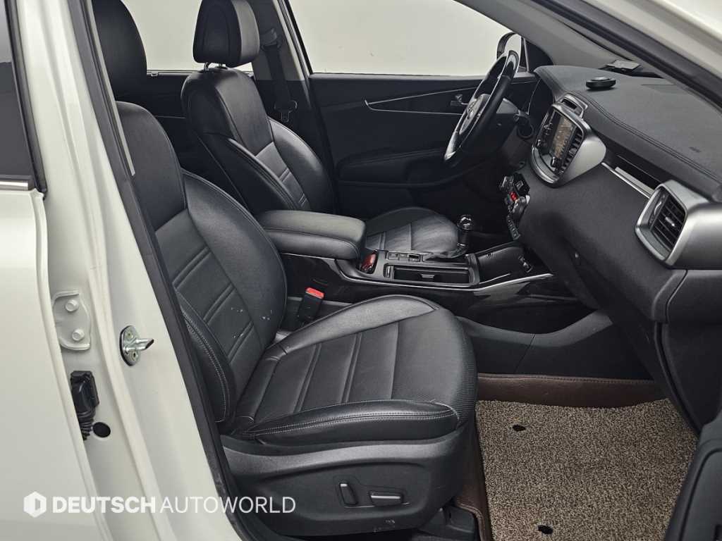 Kia Sorento — photo 10