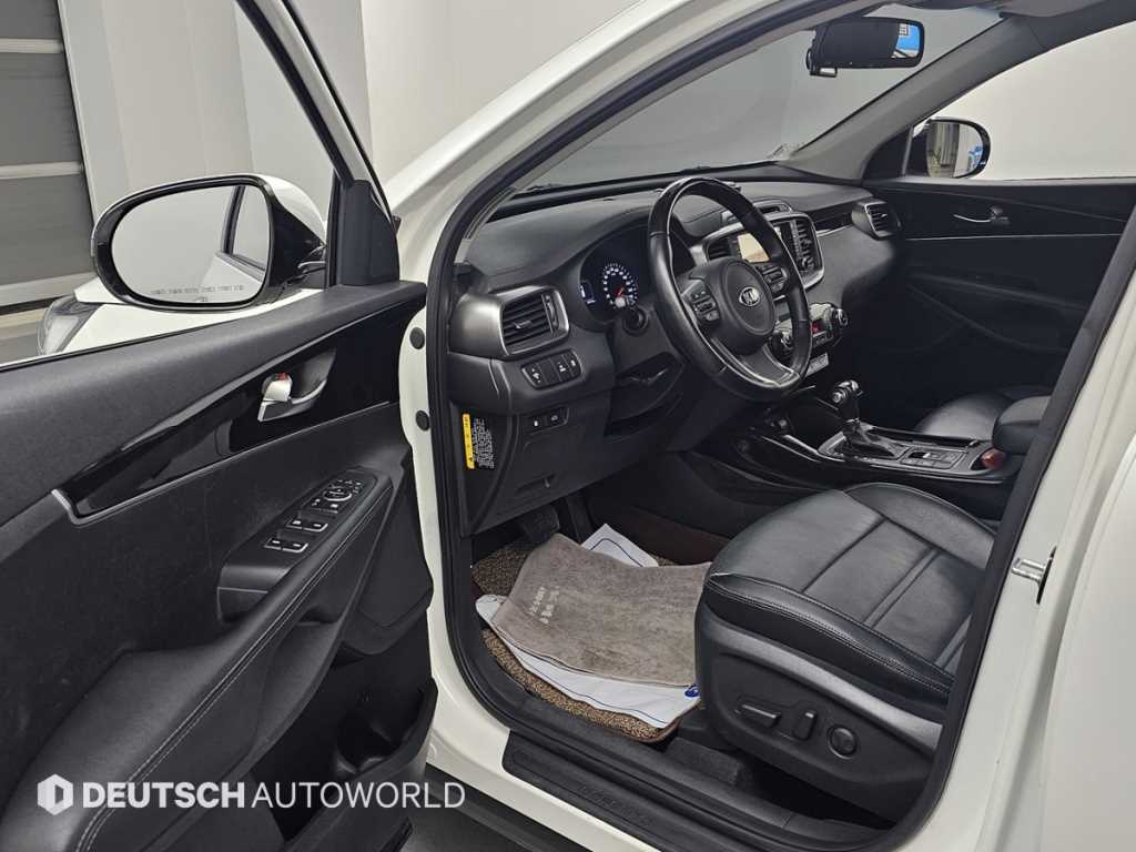 Kia Sorento — photo 11