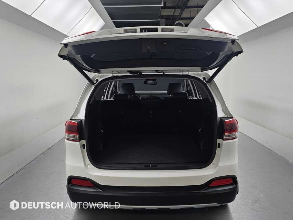 Kia Sorento — photo 19