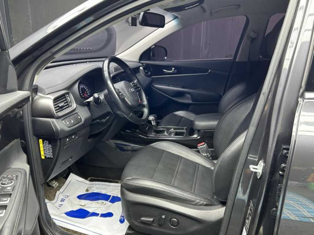 Kia Sorento — photo 05