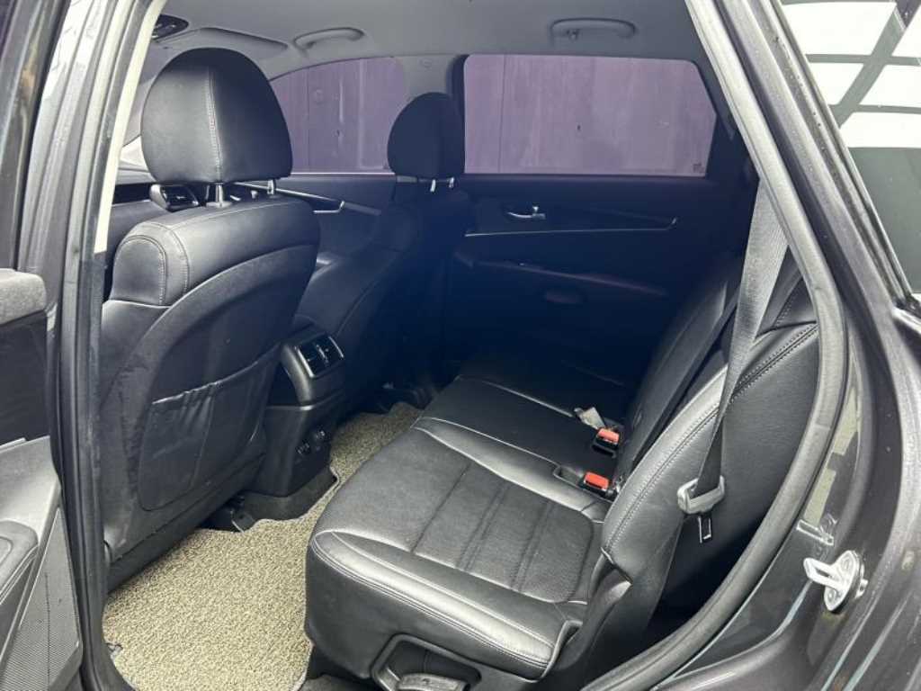 Kia Sorento — photo 06