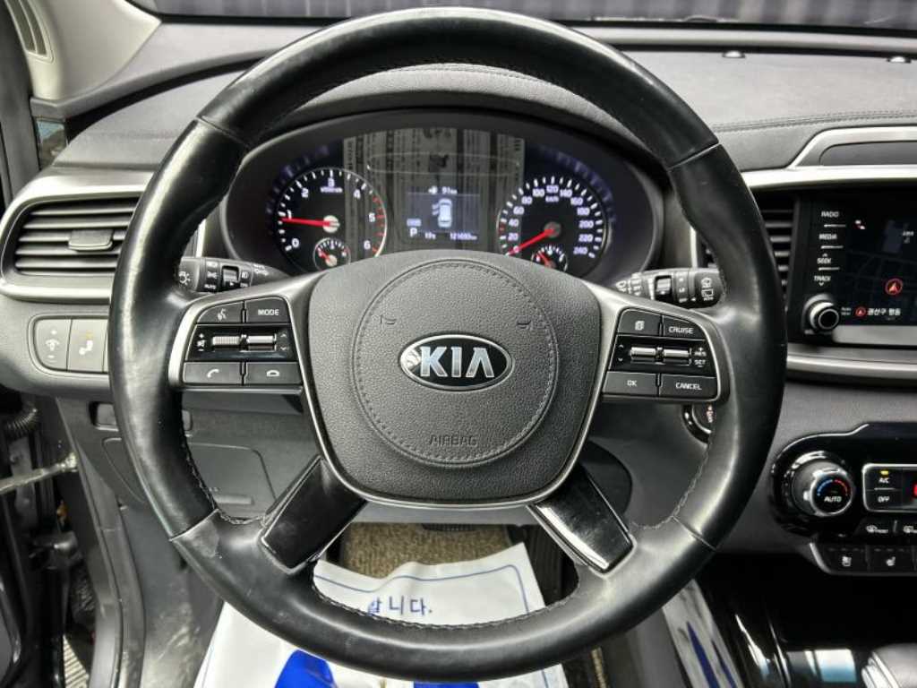 Kia Sorento — photo 08
