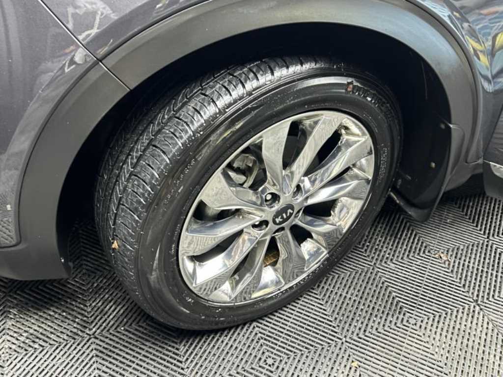 Kia Sorento — photo 17